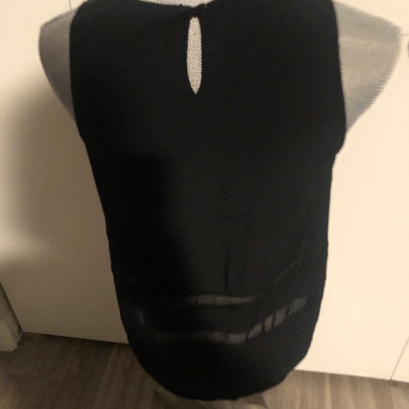 🕕 PEEK A BOO A BIT SHEER PRETTY TOP SIZE MED - Picture 5 of 6